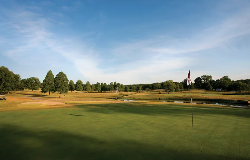 Life on the Fairway: Chris Brown Homes at Cambridge Golf Course​